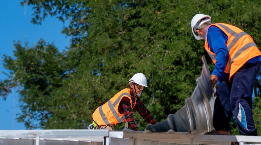 Professional residential roofers in Cuba, MO